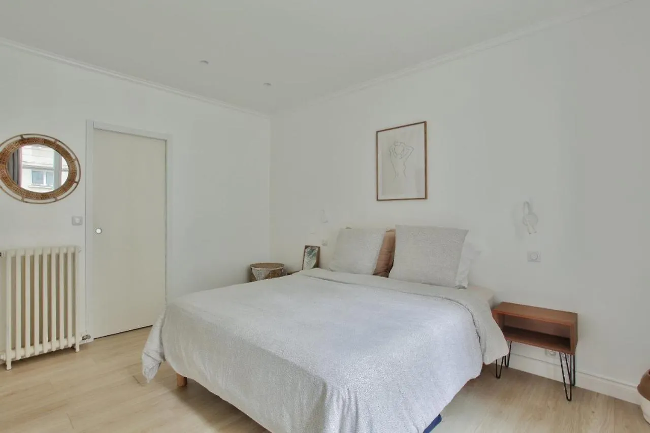 Charming Apartment For 3 - Paris 16E